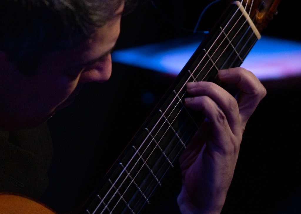 Guitarrista en vivo en CCNU